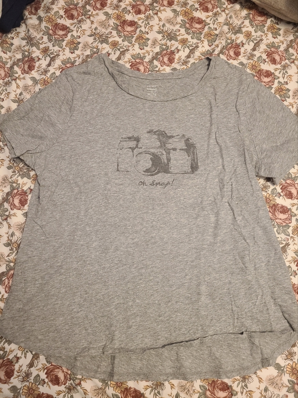 Old Navy Light Gray Relaxed Tee with Subtle Print